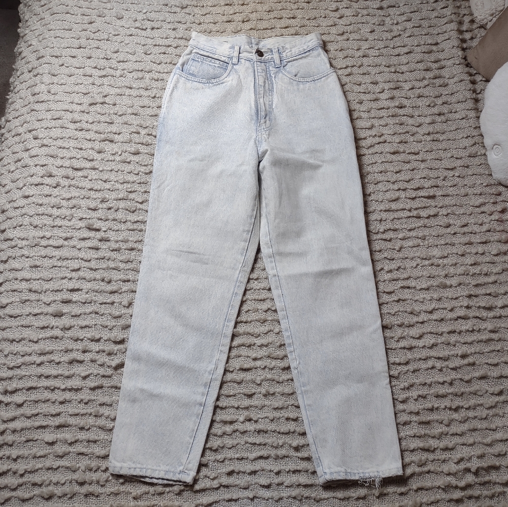 Vintage high rise acid wash mom jean